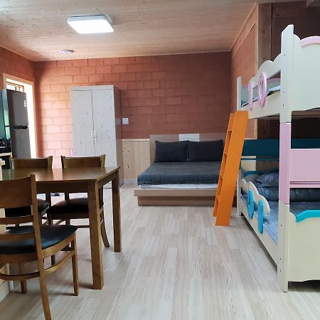 Rainbow Hwangto Pension Пьончан Екстериор снимка