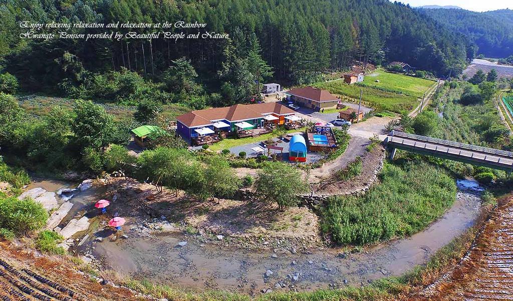 Rainbow Hwangto Pension Пьончан Екстериор снимка